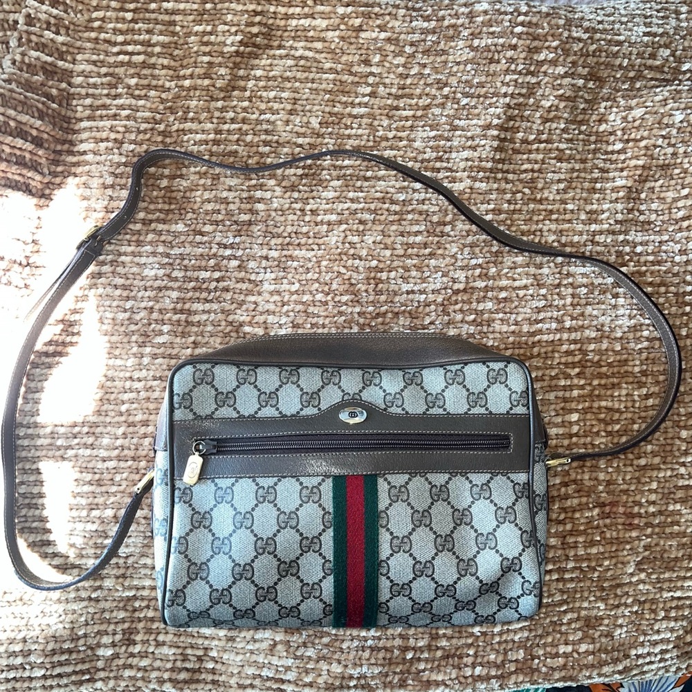 Gucci vintage accessory collection crossbody purse